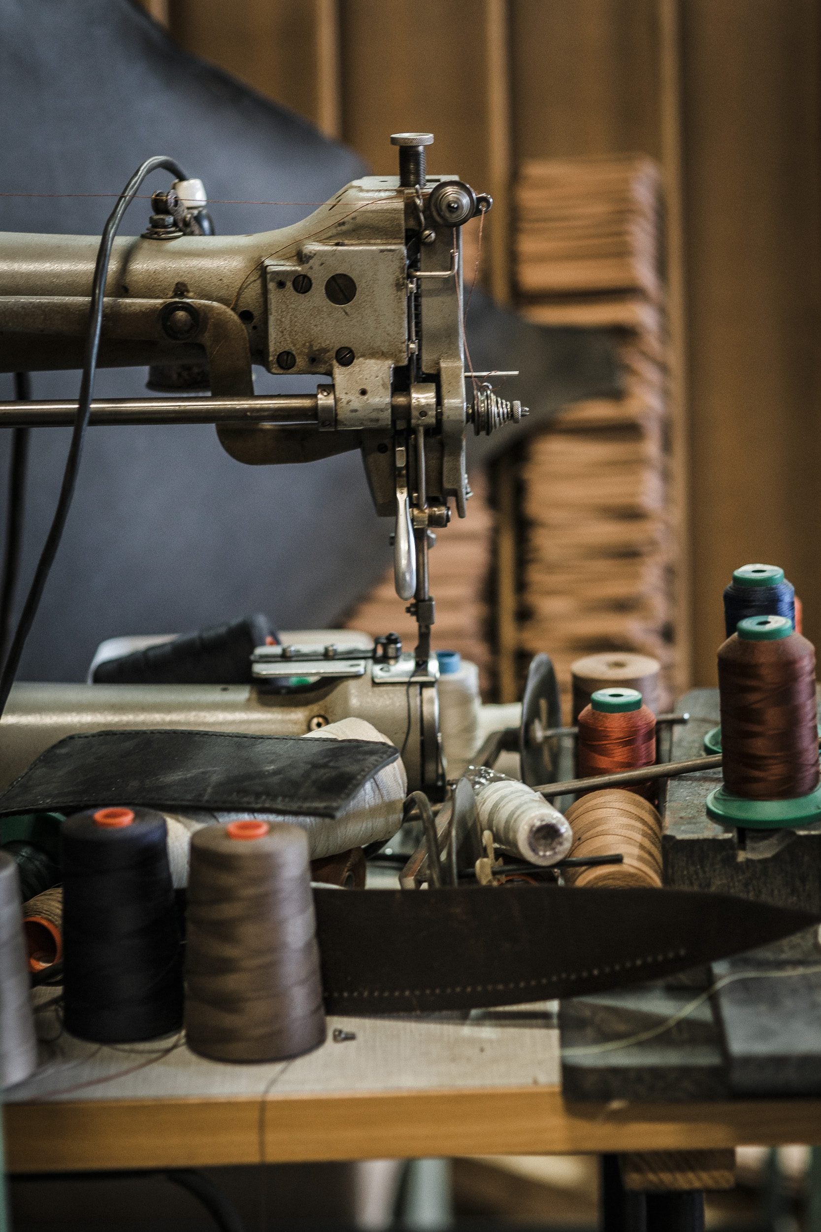 Handarbeit in der MK Ledermanufaktur
