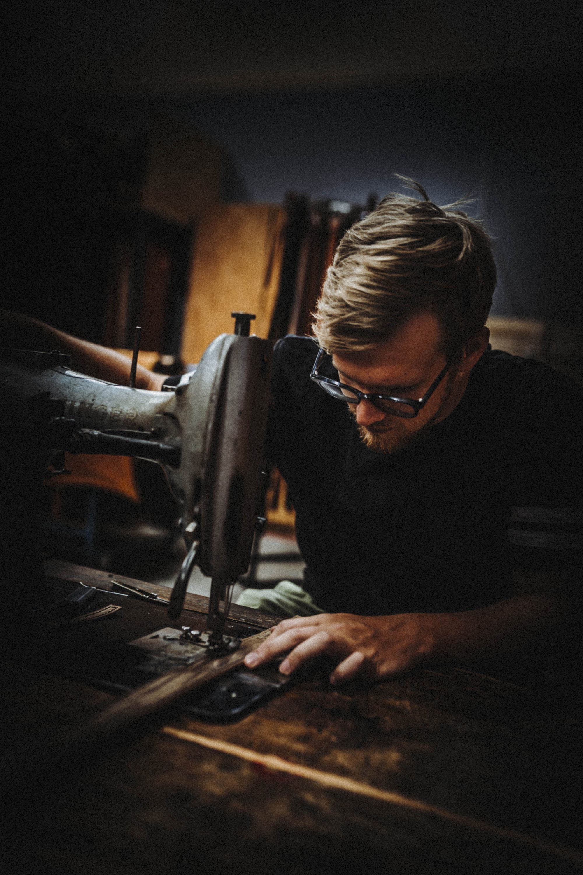 MK Ledermanufaktur — Handarbeit